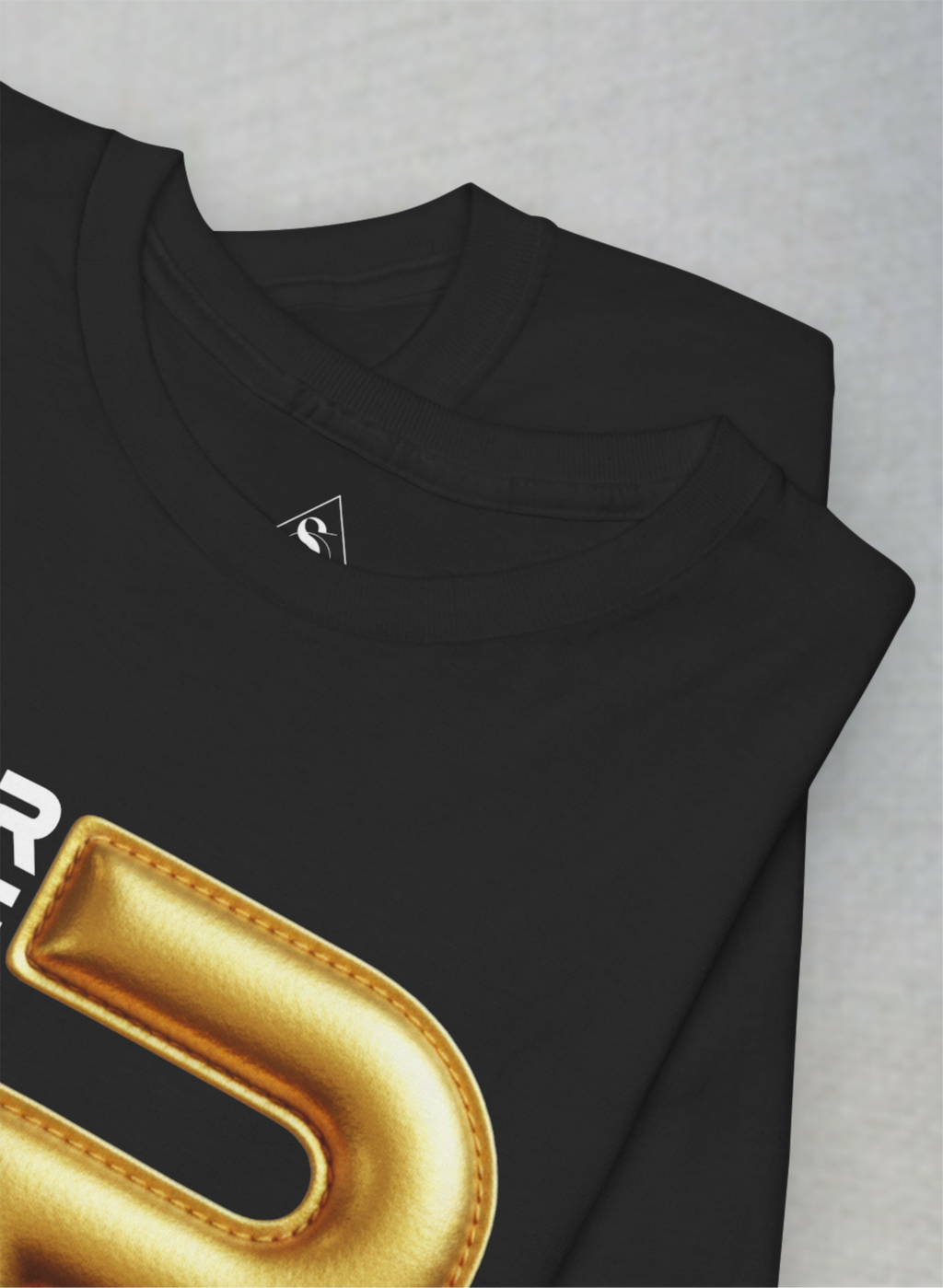 Never Give Up – Premium Gold Motivation Unisex Heavy Cotton Tee