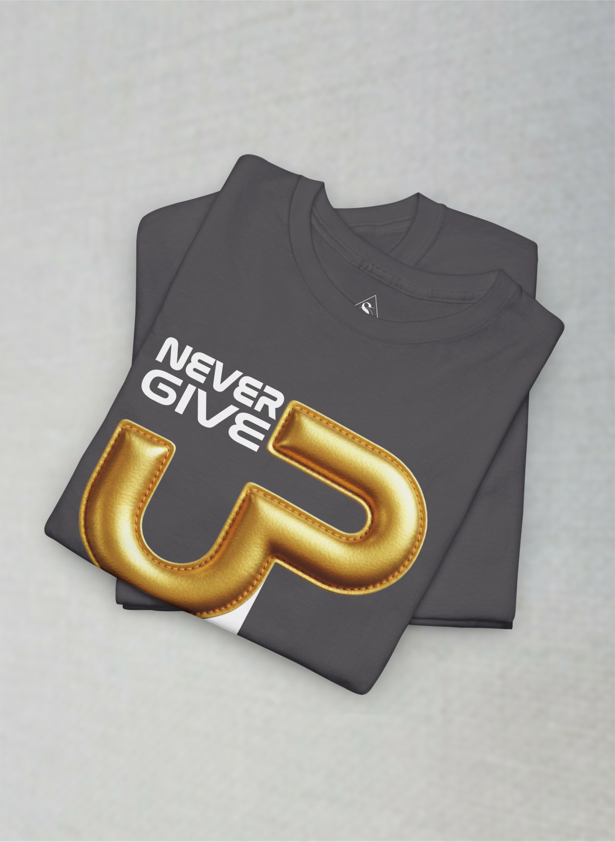 Never Give Up – Premium Gold Motivation Unisex Heavy Cotton Tee