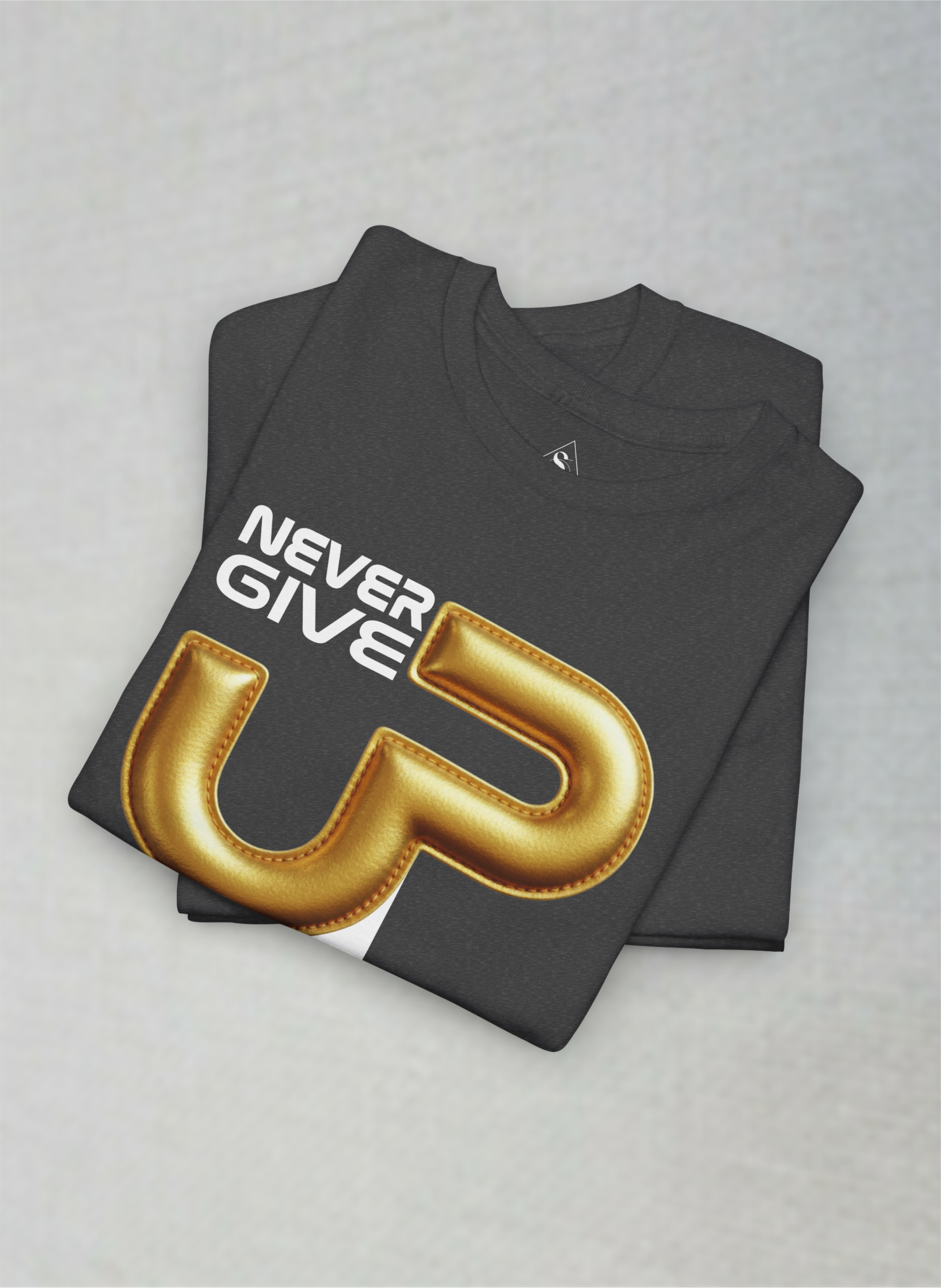Never Give Up – Premium Gold Motivation Unisex Heavy Cotton Tee