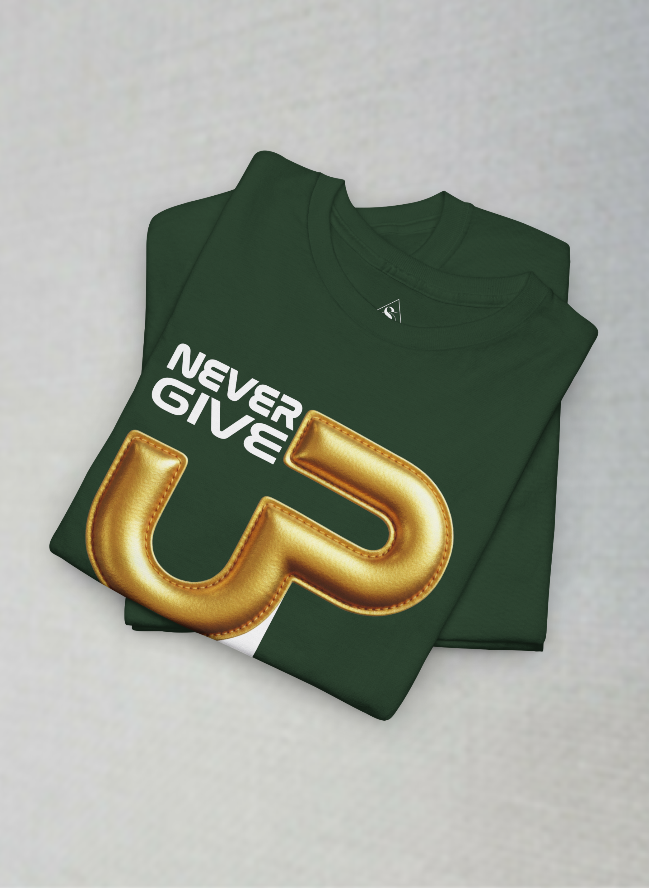 Never Give Up – Premium Gold Motivation Unisex Heavy Cotton Tee