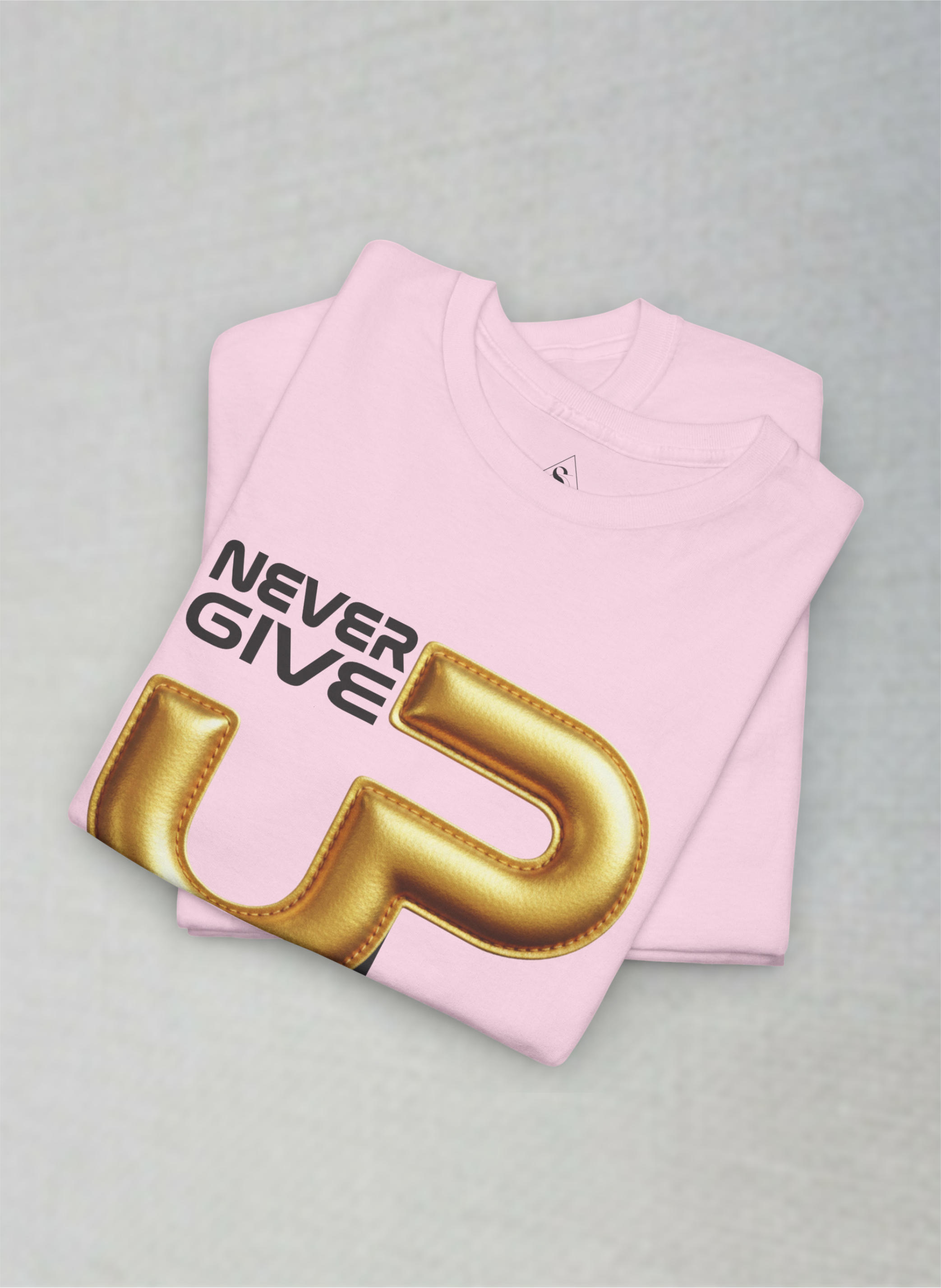 Never Give Up – Premium Gold Motivation Unisex Heavy Cotton Tee