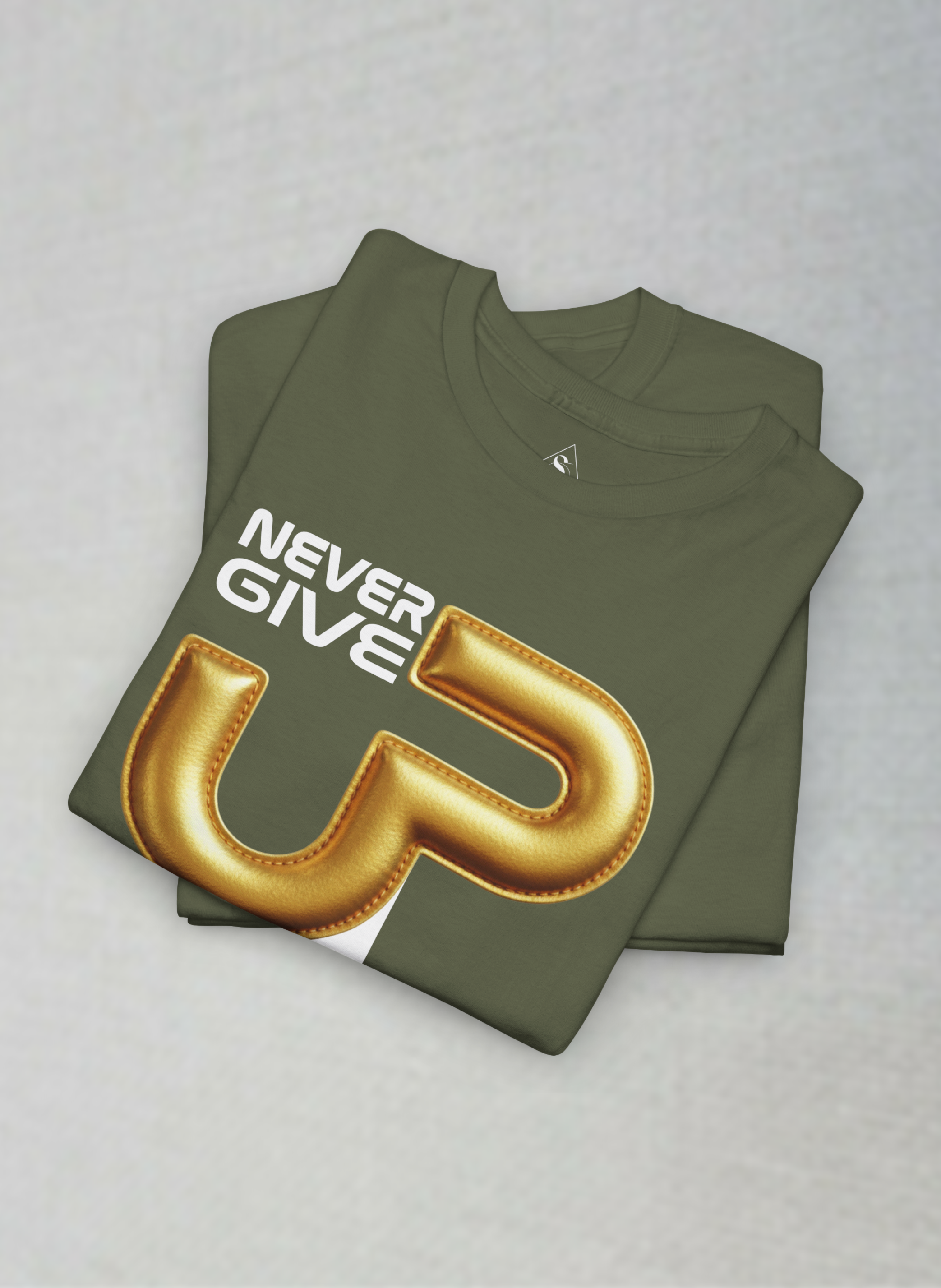 Never Give Up – Premium Gold Motivation Unisex Heavy Cotton Tee