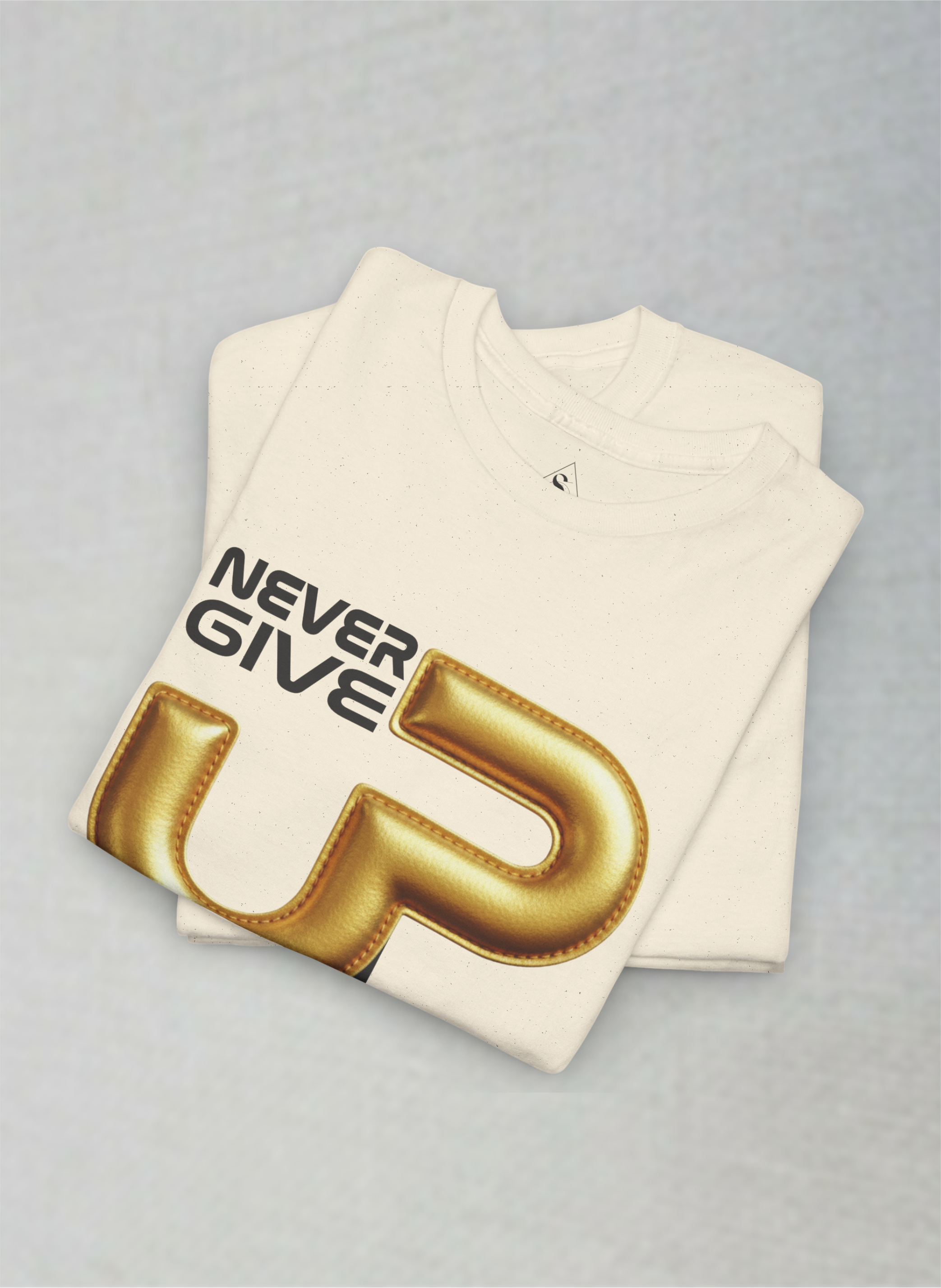 Never Give Up – Premium Gold Motivation Unisex Heavy Cotton Tee