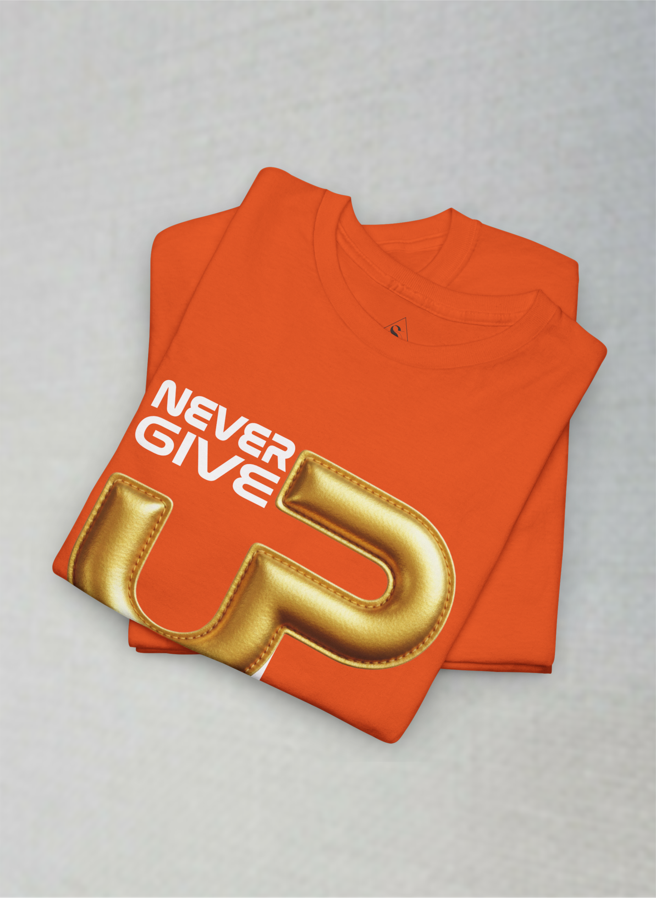 Never Give Up – Premium Gold Motivation Unisex Heavy Cotton Tee