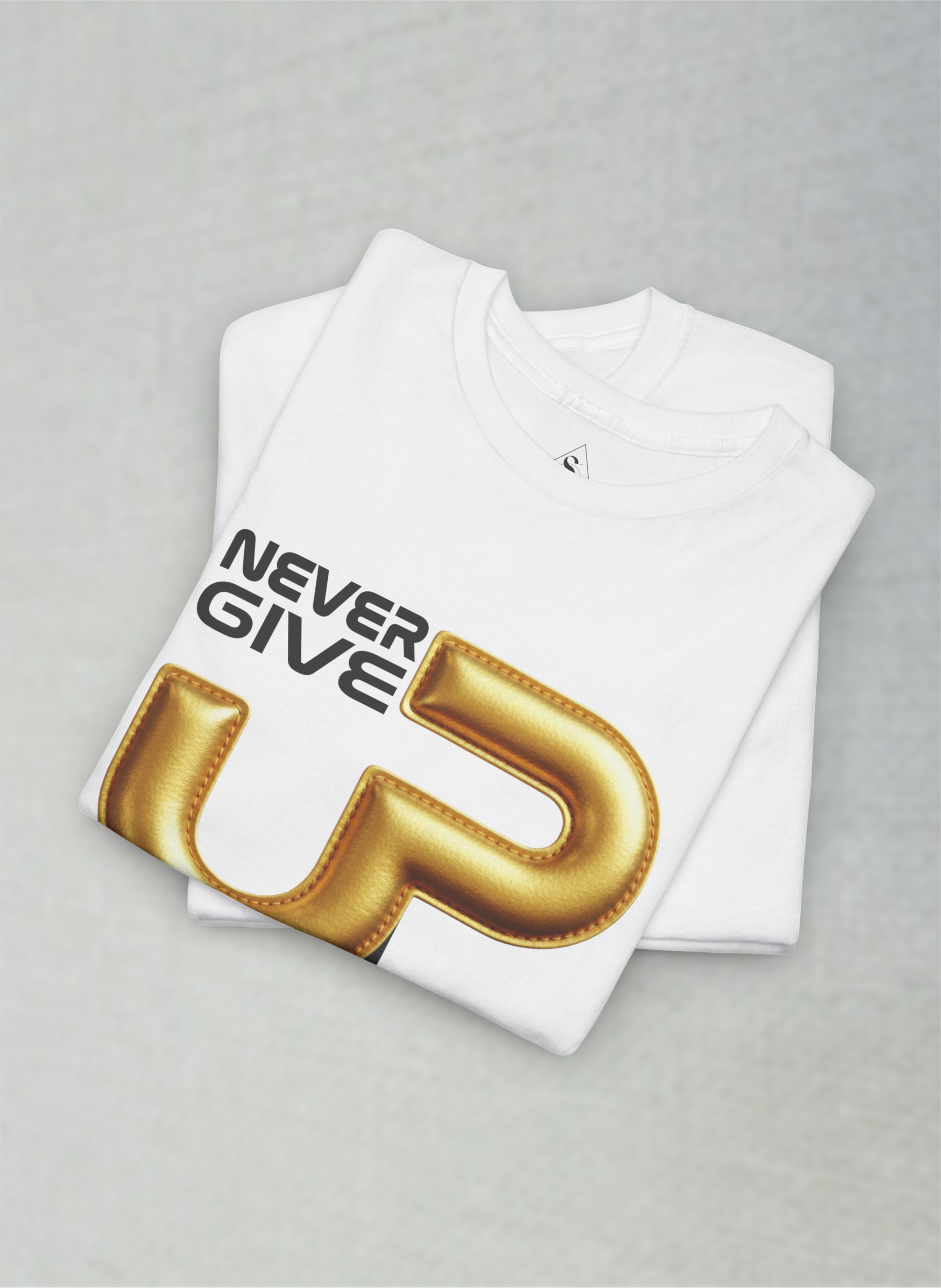 Never Give Up – Premium Gold Motivation Unisex Heavy Cotton Tee